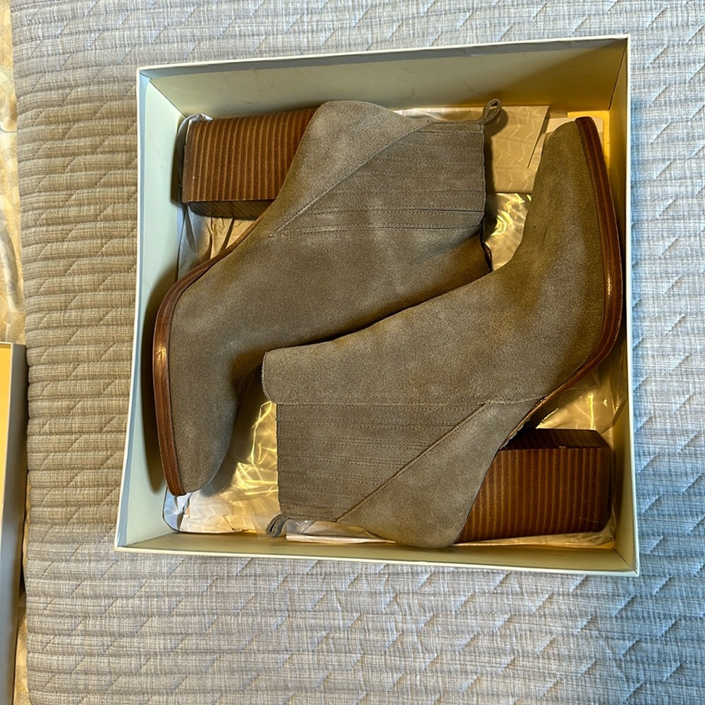 [Marc Fisher] Alva Booties - Picture 7 of 7